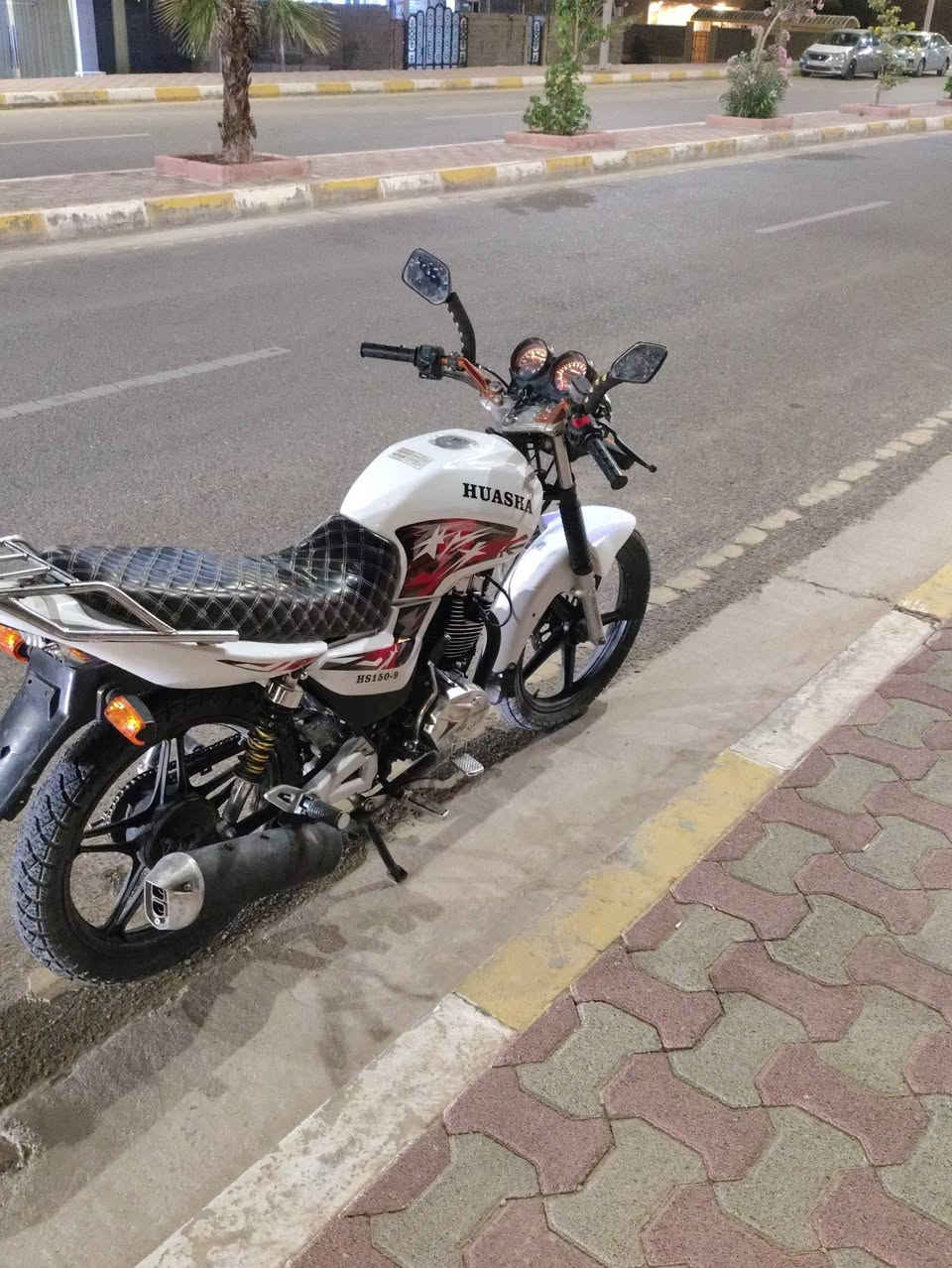 السلام عليكم هيوشه للبيع موديل 20
السعر 450 وبيه مجال محرك نضيف بس بي الكير الاول ميمشي ولباقي كفاله ونشاط فول 
ملاحضه عندي ويل خلفي احتياط  وياها ما احتاجه ودرع
هاذ رقمي *********** مكاني الرمادي
