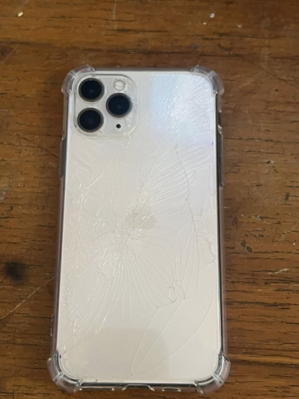 للبيع iPhone 11 Pro سعة 64GB، الجهاز شغال ممتاز واستخدام طبيعي.
اللون: ذهبي 

- Face ID لا يعمل
- الشاشة مبدلة
- البطارية مبدلة / 100

الجهاز مرتب وباقي الأمور تمام، مناسب للاستخدام اليومي أو للشغل.
السعر 175 ، توصيل موجود


**إذا كنت صاحب هذا الإعلان وتريد حذفه لأي سبب، رجاءا أرسل رسالة إلى الدعم الفني**
