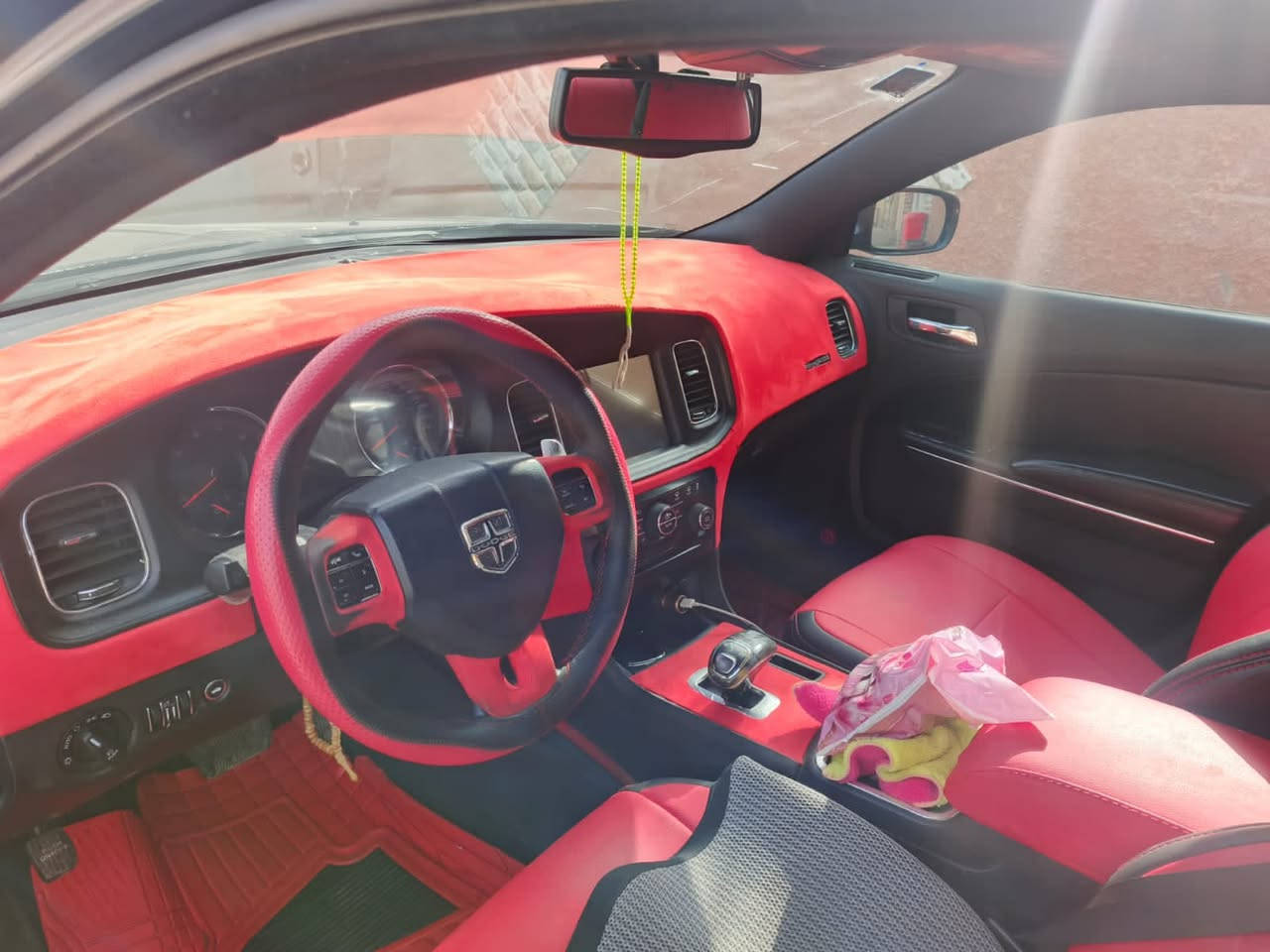 جارجر مديل 2012 محرك 6 سلندر 3600 كير محرك جديد صدر امامي خلفي جديد باتري جديد مدوشمه عام بيه بنيد مبدل وجاملغ خلفي صبغ لايتات زنون سياره جاهزه مكاني بغداد الزعفرانيه السعر140 رقمي  ***********
