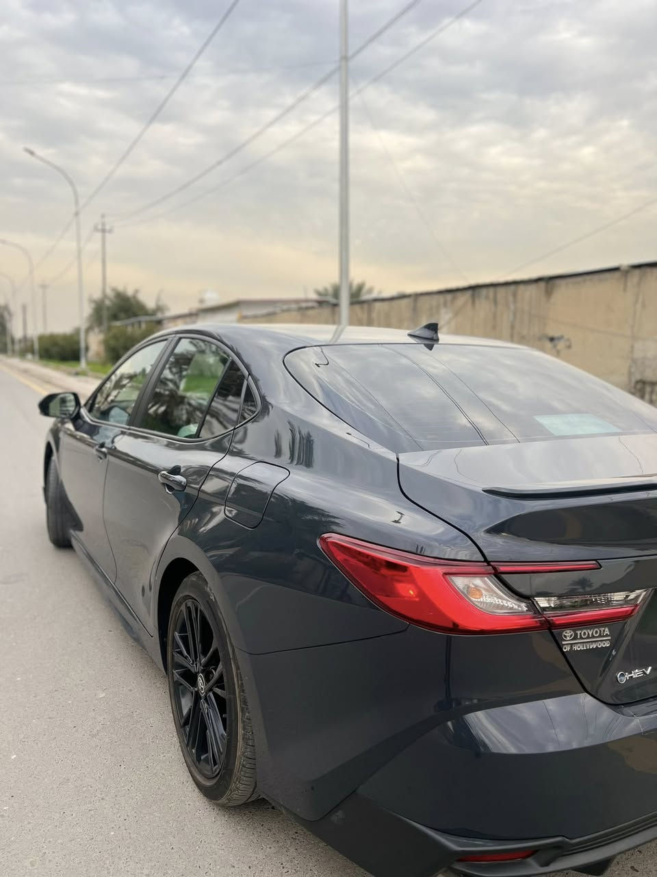 تويوتا كامري هايبرد 2025 SE
وارد امريكي مواصفات SE
-العداد 25 الف مايل
-بصمة تشغيل
-بصمة ابواب 
-تشغيل عن بعد
-تحكم ستيرن
-هاند بريك بصمه
-شحن لاسلكي 
-رادار امامي
-نقطة عمياء
-مثبت سرعه 
✅سياره بجم كبس 
✅حادثها تبديل وصبغ ابواب عكس سايق وجاملغ امامي بارد بسيط وصور الحادث موضحه بالمنشور
السياره كلش نظيفة واحلى من الصور
رقم الشاصي : 4T1DAACK6SU056162
رقم بغداد الجديد بأسمي 
 مكان السيارة بغداد _ العامريه
السعر المطلوب : 220 وبيها مجال 
              تفاصيل اكثر الاتصال : ***********
