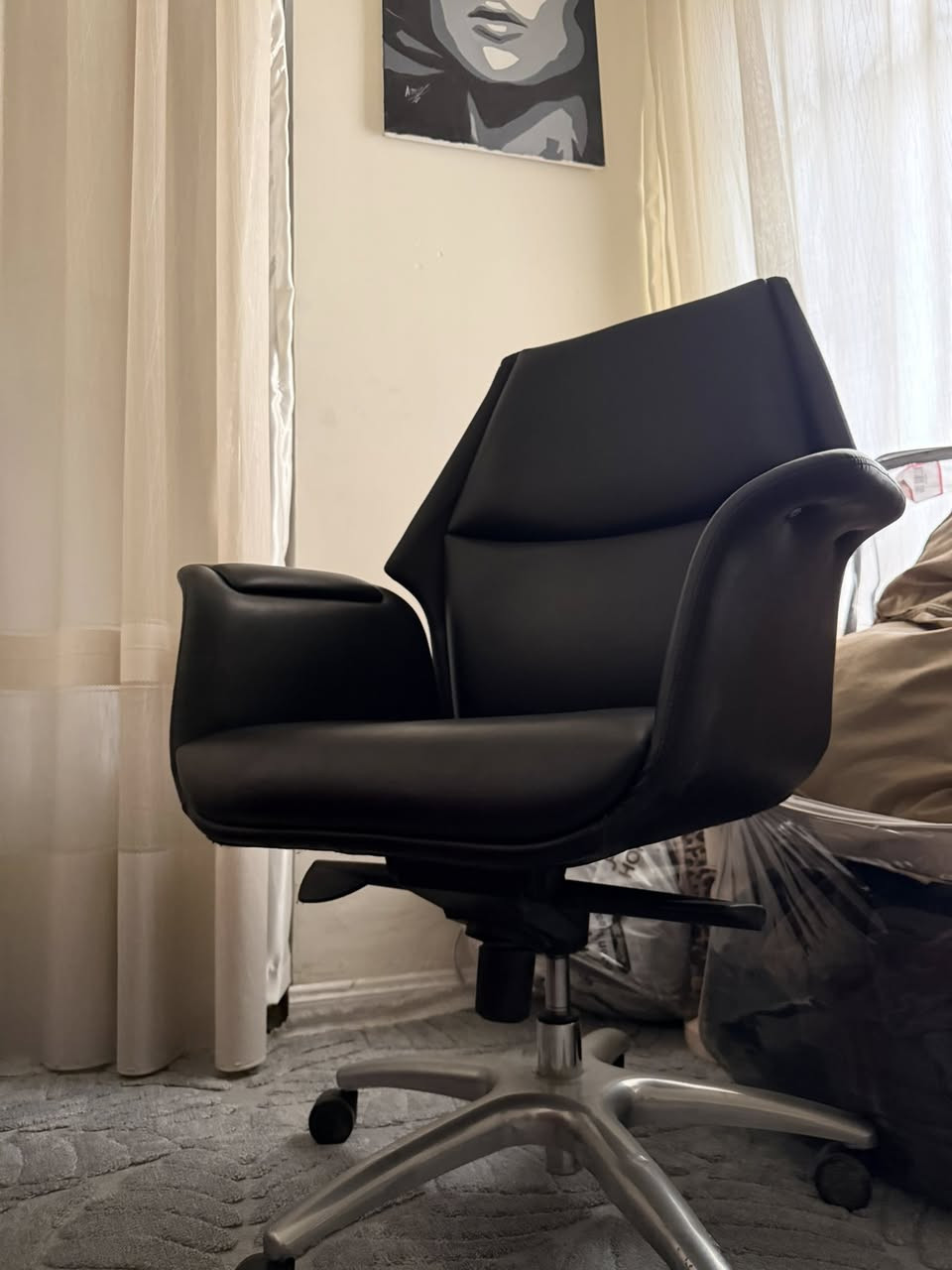 السلام عليكم كرسي دوار  آخو الجديد مكاني الكراده *********** السعر ب100 الف
