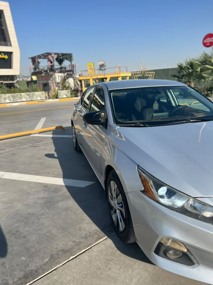 سلام وعليكم 
التما 2020 s
السعر : 135
حادثها جامرلوغ سرقه وهنا نطخ عندي البنيد وبدالته 
السياره بدون شواصي والغود وايرباكات كلها سليمه 
هزه وسنويه قبل شهر مجددهن 
الاستفسار : *********** 
عنواني / ديالى بعقوبه
