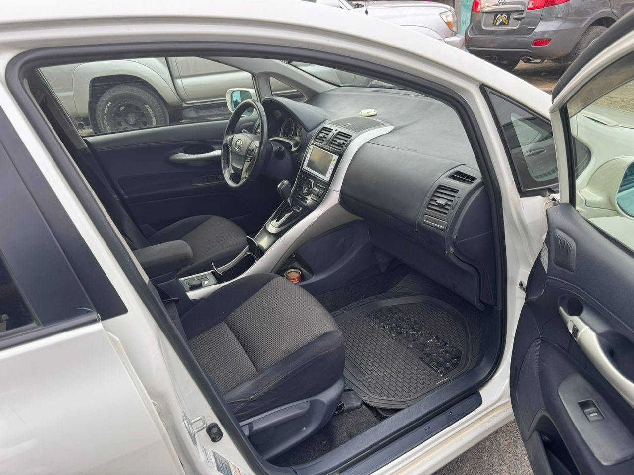 Toyota Blade 2010
Ac✅
Automatic transmission
Price 4million
Location Buea Buea, Fako


**إذا كنت صاحب هذا الإعلان وتريد حذفه لأي سبب، رجاءا أرسل رسالة إلى الدعم الفني**