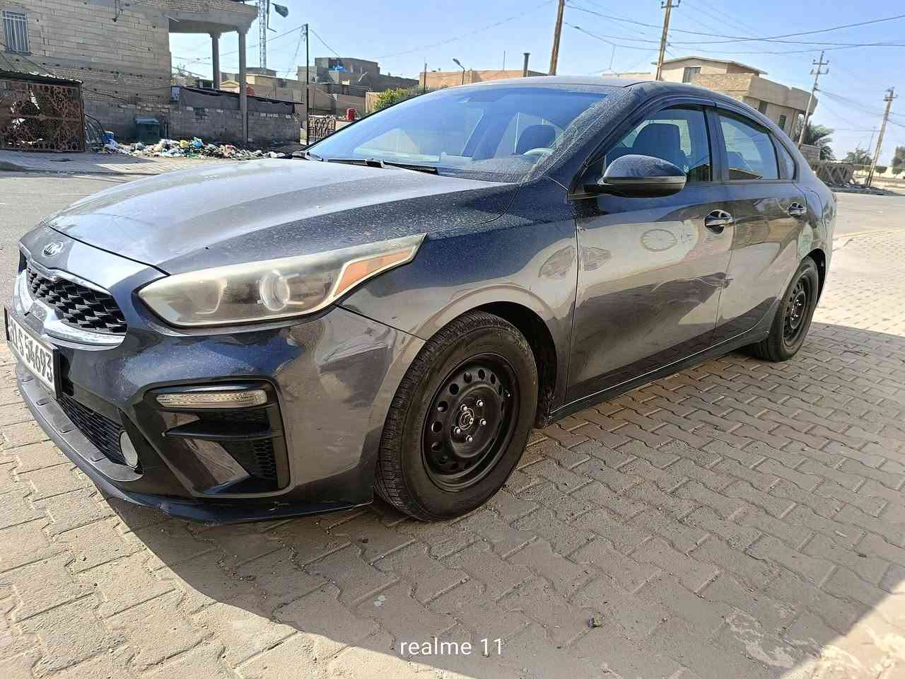 السلام عليكم للبيع كيا فورتي وارد امريكي موديل 2021 بيها قطعتين صبق بس جاملق امامي وبنيد ماشيه 109 كير  صدر تخم تاير تبريد تدفئة شغال مكاني بغداد المحمودية السعر127 وبيها مجال ***********//***********
