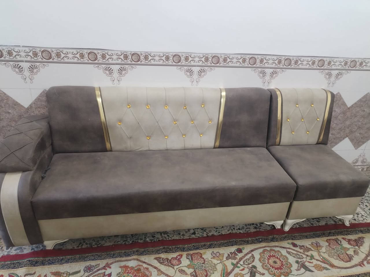 تخم ١٠ مقعد للبيع 
*********** متواجد خاص و واتساب
