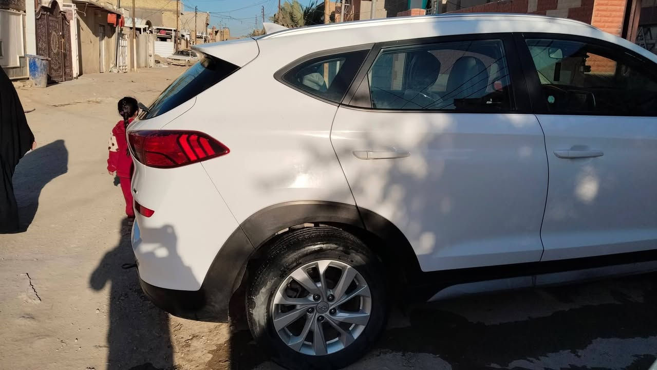 السلام عليكم توسان 2019 وراد امريكي حادثه فقط داعاميه اماميه وبيها شبر بارد بسيط يم الجاملغ الخلفي فول موصفات عده الفتحه والبصمه بدون ايرباك ماطاك ماشيه 112الف كيلو
الموصفات 
1 لايت زنون شمسي + لد نهاري + كشافات هالوجين+ لد نهاري مع الكشاف
2 وضعيات قياده Sport+ Eco ✈️🔥
3مثبت سرعه ✅
4 نضام سحب امامي +دفع رباعي بنضام HTRAC✅
5 محرك 4اسلندر سعه 2.0 ✅✈️
6 تبريد قطعتين ثلج 🥶✅ 
7 كامره خلفيه ✅ 
8 حساس خلفي وجانبي ✅ 
9 تخم تاير جديد ✅ 
10 منفذين USB ومنفذين 12V امامي ✅
11 اوتو لايت عند التشغيل✅
12 كشنات اربع تدفئه ✅
13 تدفئه ستيرن ✅ 
14شباك ستيل ✅
5 راكب✅
16محرك وكير مكفول 100٪✅
17 شاشه تدعم جميع اجزاء السياره ✅ 
18 تدعم اندرويد اتو ✅
19 تدعم كار بلاي ✅ 
20مثبت سرعه✅
21تراكشن او مانع انزلاق وضعتين ✅ 
22اشاير LED✅
23 رقم انكليزي سنويه 2031 ✅ بيه بعد موصفات مكاني بابل سعر160$ورقه بيه مجال   رقم *********** اي استفسار راسلني وتدلل
السلام عليكم توسان 2019 وراد امريكي حادثه فقط داعاميه اماميه وبيها شبر بارد بسيط يم الجاملغ الخلفي فول موصفات عده الفتحه والبصمه بدون ايرباك ماطاك ماشيه 112الف كيلو
