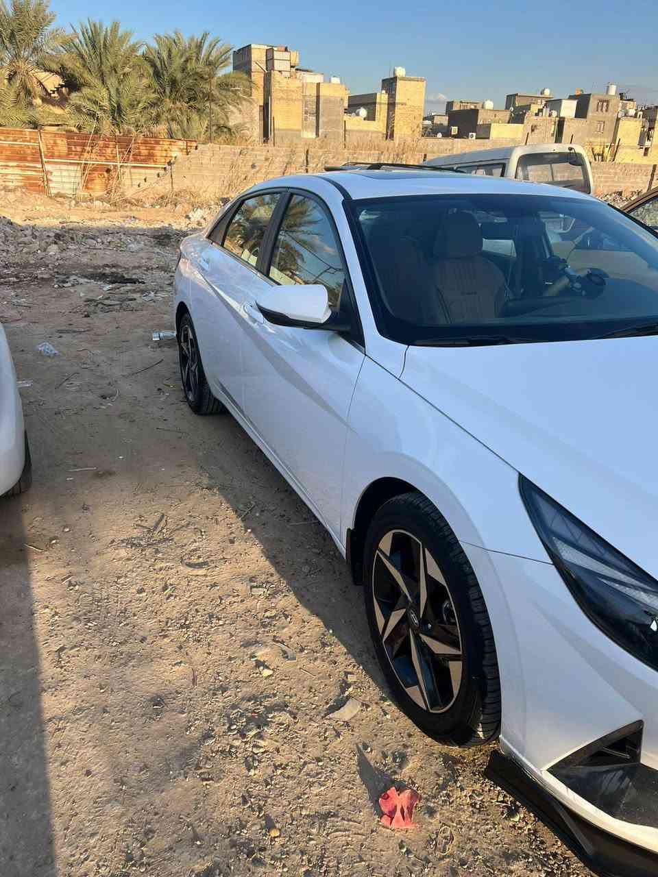 السلام عليكم الانتره موديل 21خليجي فول مواصفات رقم بغداد بسمي ماشيه72kالسعر١٦٥وبيه مجال مكان السيارة بغداد ***********خاص ما اجاوب رجاء
