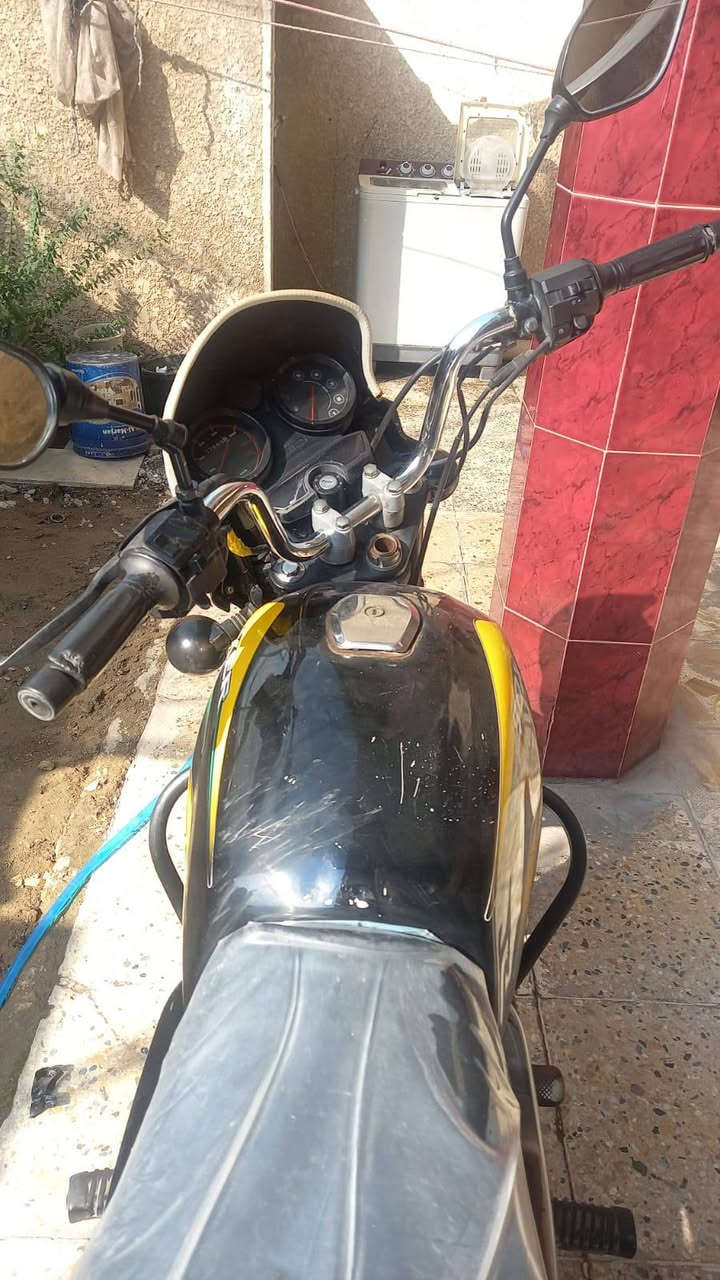 السلام عليكم دراجه بوكسر للبيع 2021 دراجه بدون اوراق بيه لاستيك ولف دخانه خفيفه كهربائيات سلف اشاير كله كامل مكمل مكينه خرسه شرط شلعه ومعدل لايت زنون مكاني بغداد حي الجهاد السعر 800 

*********** بغداد, العراق
