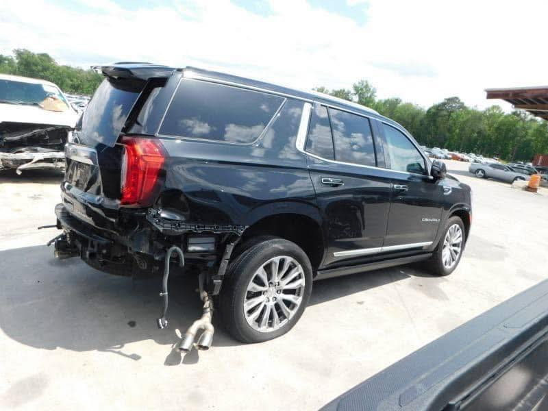 السلام عليكم ورحمة الله
المركبة  : GMC يوكون دينالي 2021  اسود 
الكفالة   : نكفل المركبة من الشاصي والغرق وايرباك المقدمة 
لرقم     : رقم اربيل وتحويل ملكية او وكالة حسب الرغبة 
لضرر    : بابين وجاملغ امامي ايسر مع ضرر قليل جنطة وجاملغ خلفي 
التصليح : تبديل بابين نفس اللون مع تبديل وصبغ جاملغ 
ملاحظة : تعديل الجنطة بارد مع كارت بالجاملغ الخلفي 

رقم صاحب السيارة   ***********
 السعر39 الف دولار 💲 بيه مجال للطيبين 
قيم الي يرضي بي الله تعال شوف وشغل وطلع بيك خير وتدلل       

المواصفات
 جي ام سي يوكون دينالي 2021 لون اسود
 محرك 8 سلندر 6200 بقدرة 420 حصان وعزم 621 نيوتن متر
 كير  عادي اوتوماتك 10 سرعات واداء عالي الكفائة
 لايتات امامي LED مع كشافات LED 
 ويل حجم 22 مع طقم تاير بحالة ممتازة جدا 
 حساسات الاجتياز الجانبية
 السيارة ماشية حاليا 140الف  كيلو فقط  
 دوسات جانبية كهربائية شفط. مع انارة LED داخل الدوسات 
 باب خلفي كهربائي شفط مع كاميرات عدد 2 في الخلف
 قمارة السيارة بانوراما  
انظمة قيادة رياضي وثلجي واعتيادي
 بصمة للابواب ال5 مع بصمة تشغيل مع تشغيل عن بعد
 مقابض ابواب نيكل مع مصابيح LED داخل المقابض ال 4
 غرفة السيارة اسود وبحالة ممتازة جدا 
 تحكم كهربائي متكامل لمقاعد المقدمة 
 المقاعد الامامية تدفئة وتبريد مع تبريد خلفي منفصل التحكم 
 شاشات اصلية في الكشنات مع مشغل DVD 
 الكشنات الخلفي فصل ملكي سياحي
 ستيرن كهربائي الحركة مع سكليتر كهربائي الحركة
 منافذ USB مع HDMI مع منافذ كهرباء وطاقة

 عارضة بيانات HUD على الجامة الامامية عالية الوضوح

 نظام صوتي BOSS مع مواقع تخزين لحفظ الاغراض داخل المركبة
 شاشة ليزرية متحركة ( العينة ) مع مجموعة متكاملة من الضبط
 شاشة دشبول وسطية متكاملة الايعازات 
 تحكم ستيرن جهتين متكامل للتحكم بالعينة الداخلية وايعازات الرادار
كاميرات السيارة عدد 5 مع رؤيا 360 درجة بالكاميرات
 رادار امامي لمنع التصادم وضبط المسافات
 شاحنة وايرلس للموبايلات مع منافذ USB ومنفذ طاقة داخلي
 تطعيم دواخل السيارة والدشبول بخشب صاج من GMC 
 نظام محرك يعمل ب 4 سلندر وعند الاحتياج  المطلوب تفتح 8 سلندر
 وباقي المواصفات في الفئة
