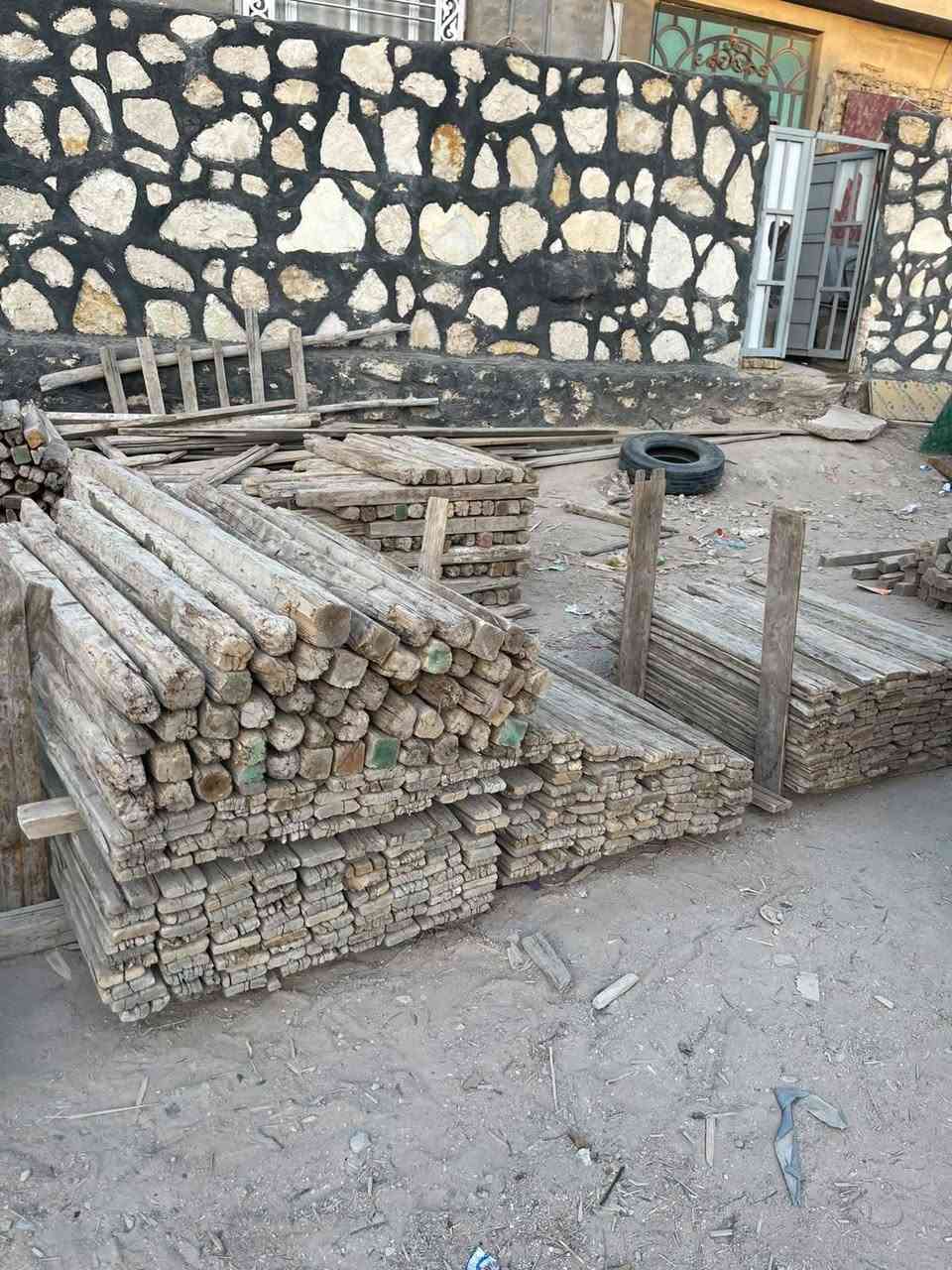 السلام عليكم قالب خشب العدد6مكاعب ونص يدك130م السعر 1250العنوان بابل ***********
