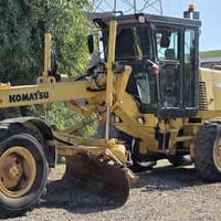 کریدەر للبیع   komatsu 650 سعر 625 ورقە 07732206060