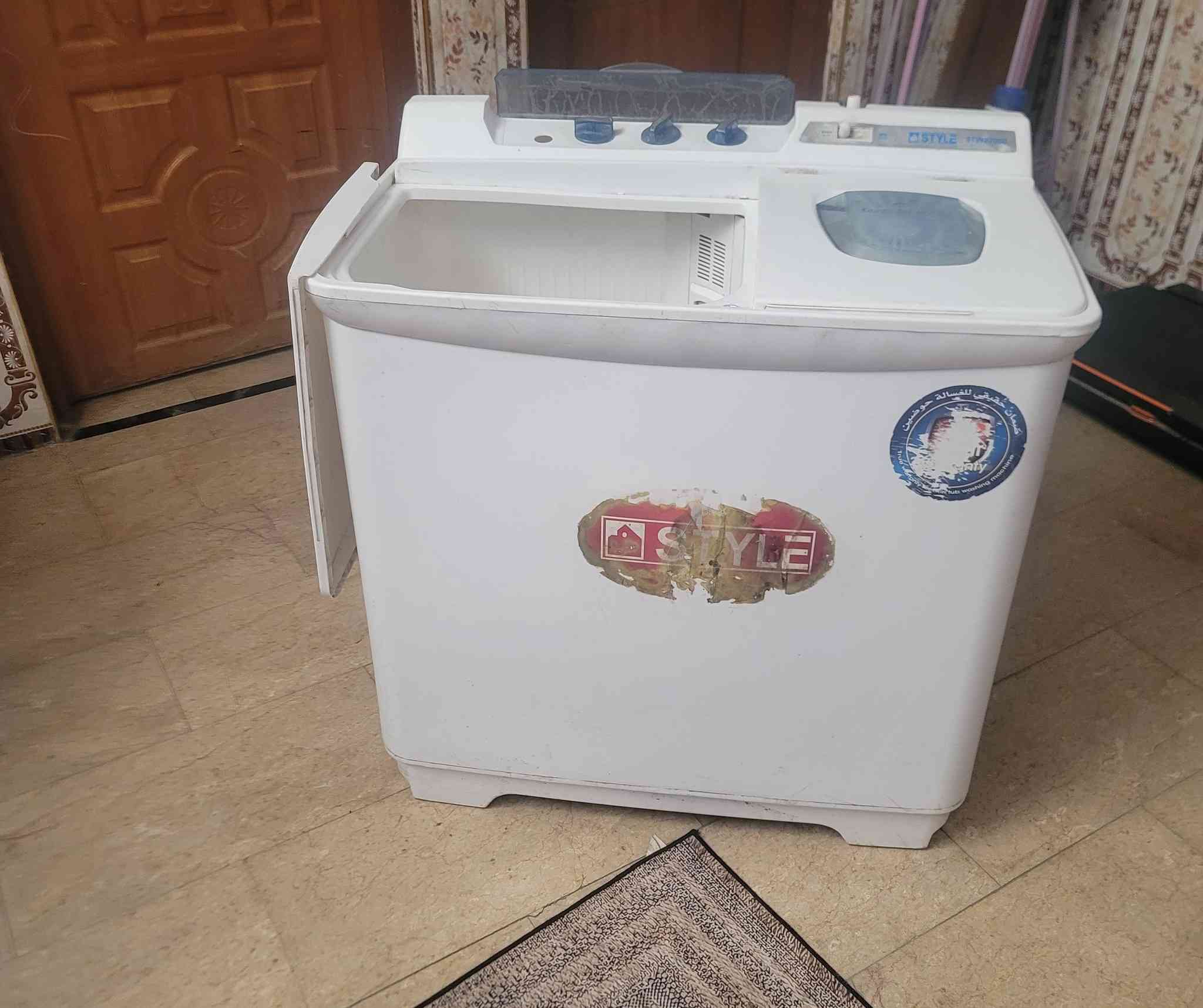 للبيع غساله تصميم هيتاشي باله اخت الجديدة حجم 20 كيلوا بدون اي ظرر وجاهزة وعلى الفحص السعر ب100 وبيها مجال بسيط العنوان بغداد_ كميرة قرب جزيرة بغداد السياحيه ويوجد توصيل بأجره تكسي ***********
