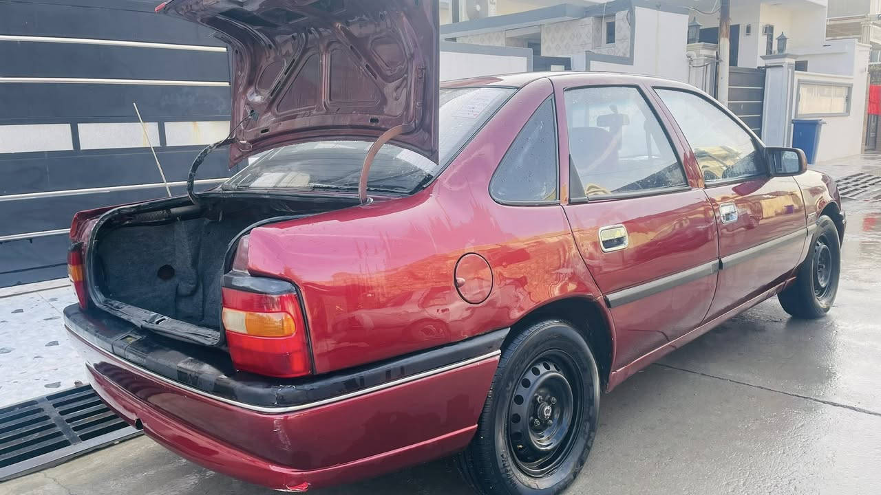 سلام عليكم للبيع  اوبل فكترا. 91 مكينه 18 مرغوب بدون لا خياسات  ولا ضربها فقط طخه بسيطه   سلايات ABS قفل مركزي مكينه  بدون لا صرف و بخار  السياره احله من الصور بعد مرتبه كوبون بنزين 
سنويه لحد 2030 شرط التحويل
سعر 53 وبيه مجال 
رقم تلفون ***********
