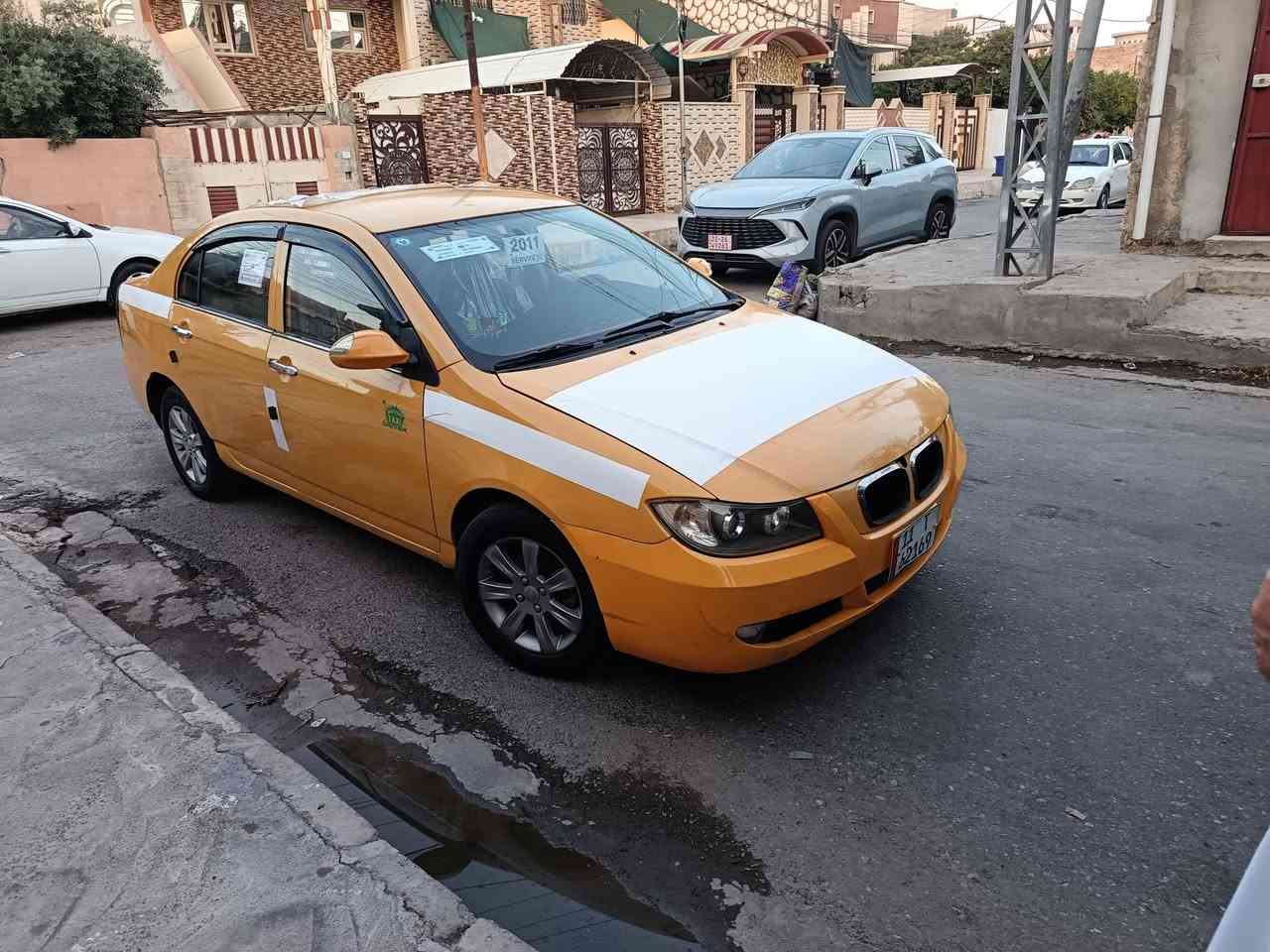 سلام عليكم ليفان 620 رقم بغداد انكليزي هزه جديده السنوية جديده جديدة هيئه وغرامات صفر شرط الوكاله والتحويل السياره جاهزه مل رزق مكينة كورلا كير عادي كهربائيات كلها شغاله تبريد جديد عينه كلج جديد بيها صبغ صفحتين جماليه بدون دواخل شاشة كاميرا مكان السياره حي زهور السعر 42 وبيها مجال *********** او ***********

