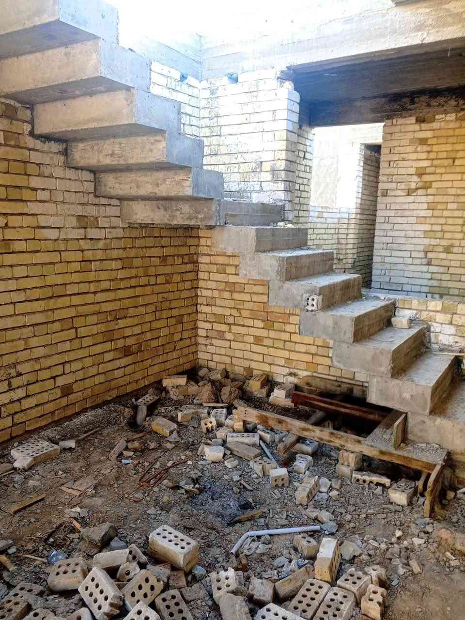 🧱 هيكل للبيع 🧱
🔻 طابو زراعي سند 25
ـــــــــــــــــــ
#المــــوقـــــع //حــــي الامــــــــين الــــثـــــــــانـــــــيـه
_________________

#االمساحــــــة //100 م  
___________________
🔻 المحتويــــــات //

 غـــــــرف نــــــــوم عـــــدد 1 واستقبــــال  وهـــــــــــول ومطـــــــبخ ومجـمــــــــع صحـــــــــــيات وكــراج 
__________________

للأستفســــار  عــــن السعـــــر يرجـــــى تـــــركـ تعليـــــق (السعـــــــــر) #وسيتـــــم الـــــرد خــــاص
للأستفسار أكثر الاتصال //  
📱***********
                                            
او زيارة مكتب 🔻نبض بابل 🔻
الكائن // شارع الطهمازيه مجاور حلويات قصر الشام
______________________
🔷 لمــــــن يــــــرغب فــــــي عــــــرض عقاره طابــــــو صــــــرف او زراعــــــي او تجــــــاري يرجــــــى مراســــــلتنا 🔷
