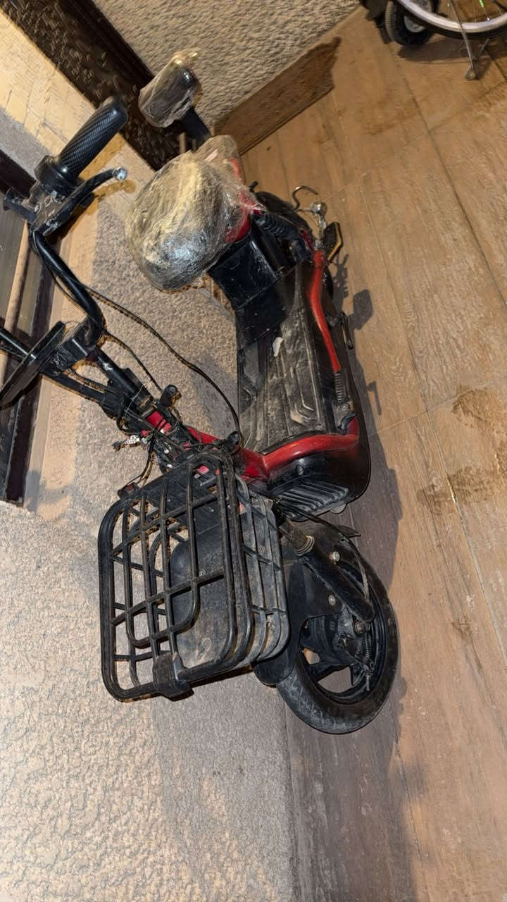 دراجه شحن للبيع  المكان بغداد حي الخضراء *********** السعر ١٧٥ الف
