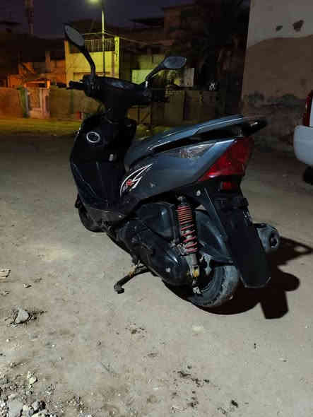 السلام عليكم من رخصه صاحب الكروب دراجه ماكس ثعلب مديل 2008 صارله شهر من نزلة من الرمبه الدراجه ما شايفه السبانه بس بتبديلة الدهن السعر 1,300 وبيه مجال المكان القرنه + انه مكلف بلنشر للتواصل وي صاحب الدراجه *********** @الجميع
