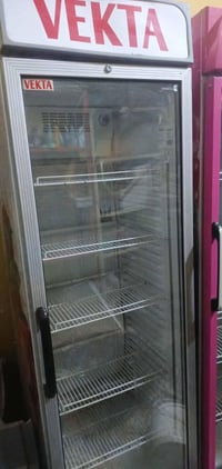 عارضات للبيع المكان جكوك الاساتذه السعر 250الف 07725990989