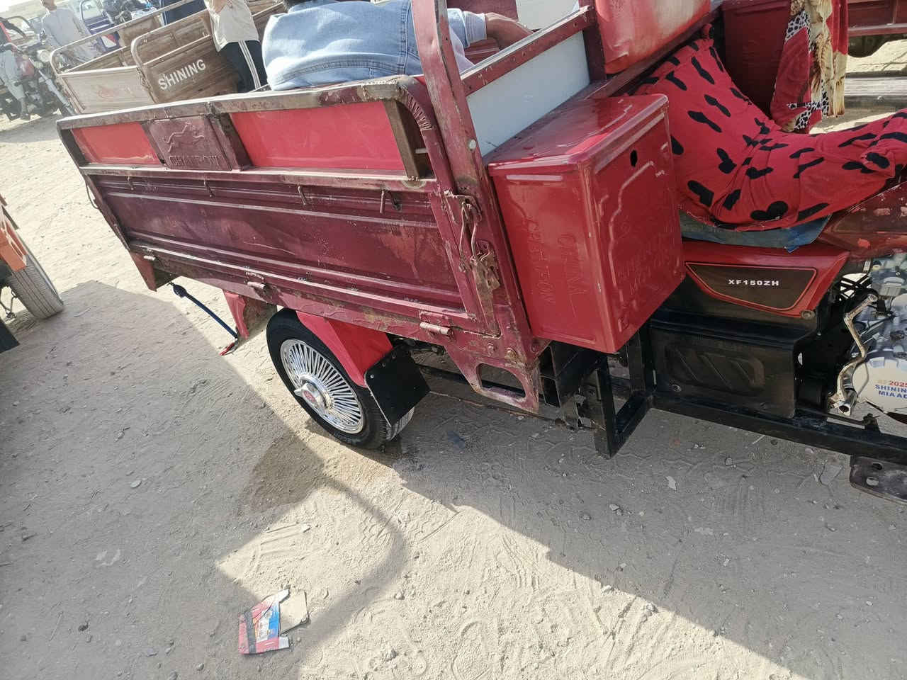 17 للبيع ماكينه 25 ما مفتوح ستوته نظيفه بهالحين بالركبه بسيط سعر واحد وربع وبيها مجال***********
