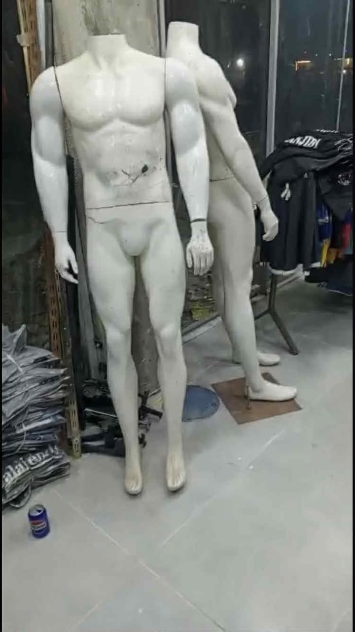 السلام عليّكم ملكانات للبيع
رايدهن كلهن شلع 125 وبيهن 
مجال نضيفات كلش 
مكاني حله وبيهن توصيل 
‭0783 852 0971‬
