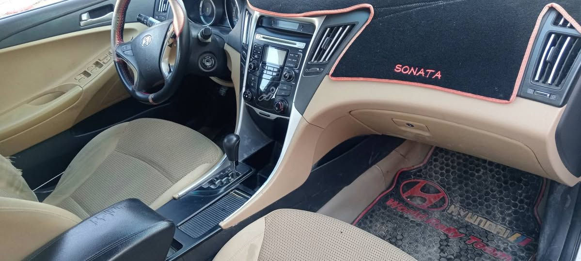 السلام عليكم سوناتا خليجي موديل ٢٠١١ رقم بغداد مكفوله من الضربه والتبديل والصبغ والبارد والفتح ماعدا ركن البنيد صبغه بسيطه ومأشر عليه بالصوره نص فول بنراما مري شفط اشاير بالمري حساسات خلفيه تحكمات محرك ٢٤٠٠ جيد جدا تبريد تتدفئه جاهزه السعر ١٢٥ مكاني ديوانيه موبايل *********** *********** ملاحظه مراوس النترا ماكو مشكله
