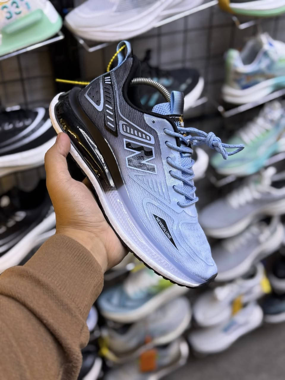 ‏دكان باله
‏للأحذية الأوروبية والسوبر ماستر سنغافوري
‏الانبار الرمادي نهاية شارع 20 مقابل ماركة التحرير ماركت الزيتون مجاور أبو سجى للمسجلات
‏***********
