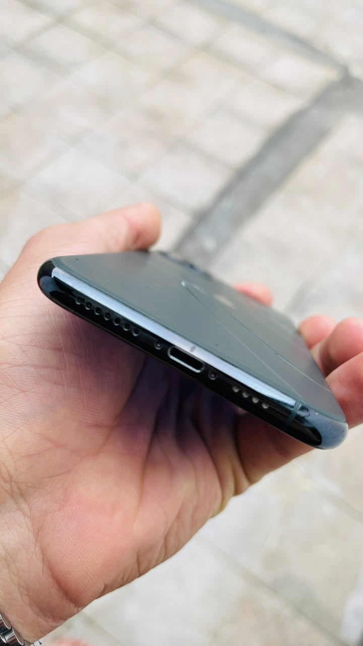 سلام عليكم ايفون ١١ برو ماكس ذاكره ٢٥٦ خط واحد  ضهره مفطور ويرادله بطاريه ملحقات فقط كارتونه ويا
كلشي بي شغال جهاز بصمه وجه سماعات مابي اي مشكله
قيم بالي يرضي الله
مكاني كرمه ابو صخير
***********
