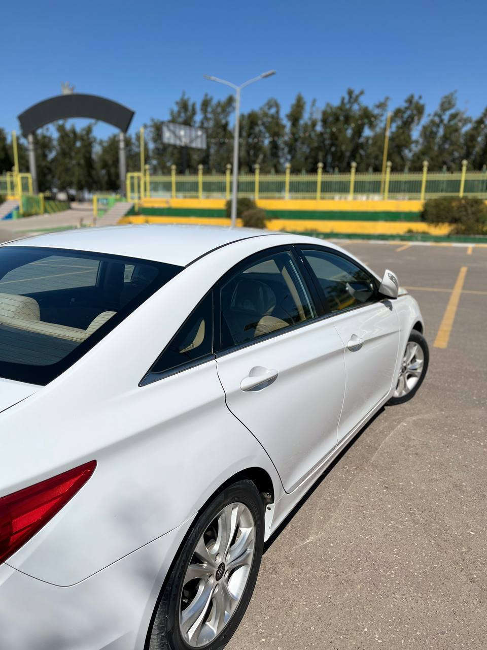 السلام عليكم
للبيع

سوناتا موديل 2012 مكفوله كفاله عامه

سياره جديده ماشيه 120الف فقط
بسمي تحويل ثاني يوم 
مكانه النيل الصياحيه الاتصال ع هذا الرقم ***********

***********
