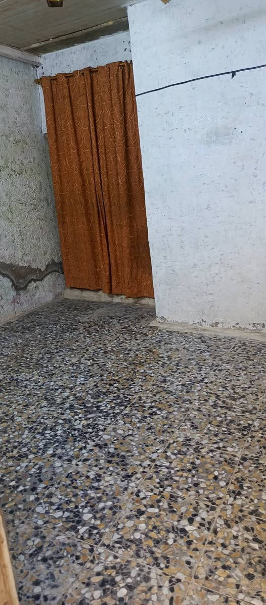 سلام عليكم بيت للايجار في منطقة أم الكبر والغزلان تجاوز خلف حسينيه كتاب والعتره  مساحته 50 متر يحتوي على
غرفتين ومطبخ وحمام ***********
