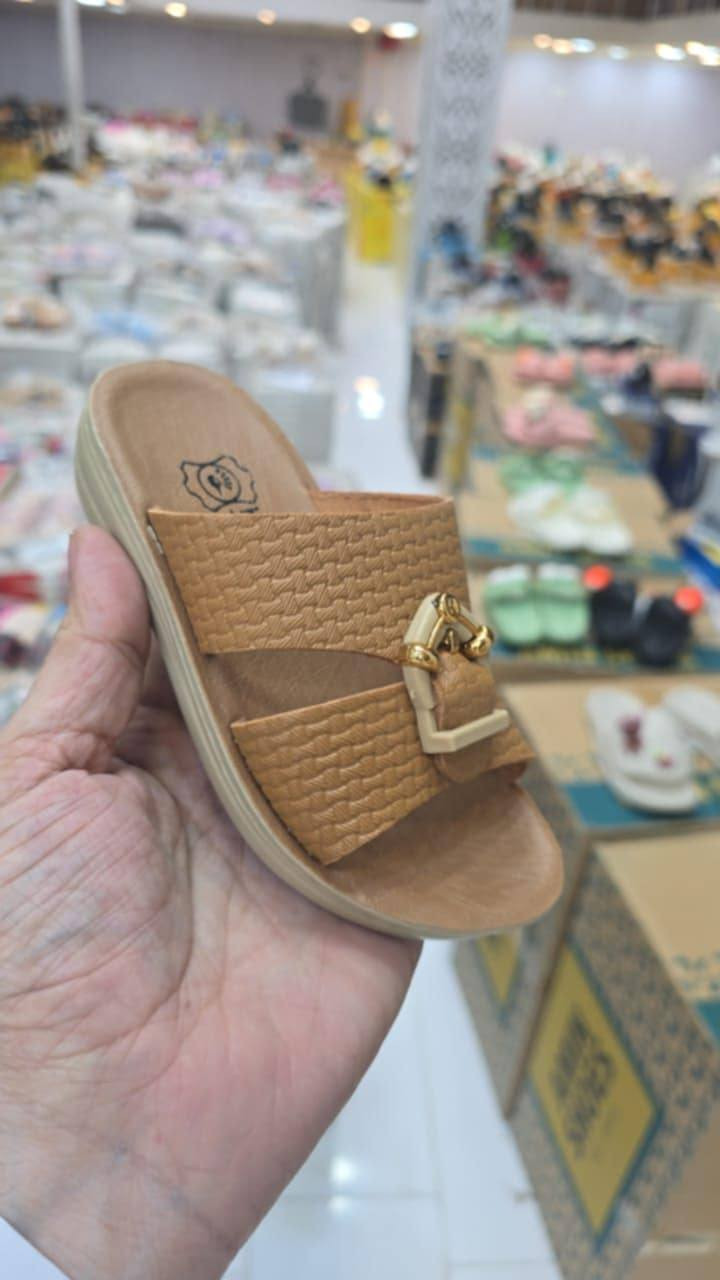 ✨ وصلتنا شحطات أطفال روعة ✨
👶👧 مريحة وخفيفة على رجل الطفل
🦶 خامة ناعمة وآمنة
🎨 ألوان حلوة تناسب الأولاد 
📏 مقاسات متعددة تناسب كل الأعمار
💰 أسعارنا مناسبة
🚚 توصيل لكل المحافظات
📦 متوفر في للتجهيزات الأطفال Baby Centerبيبي سنتر قزانيه 
📩 للطلب أو الاستفسار راسلونا خاص
📞 أو اتصال / واتساب(***********)
