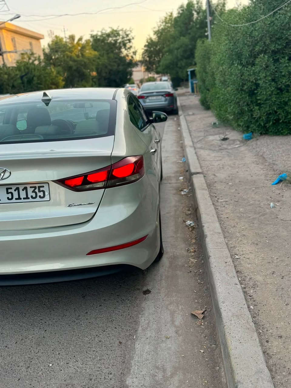 السلام عليكم
النترا موديل ١٧ امريكي ٢٠٠٠ دوش ماشية ٧٨ الف ميل حادثها بأمريكا حافة البنيد وباب الراكب الي يم السايق كلير من امريكا فقط و بيها التكمة الي يم باب الراكب الخلفي فقط  بالعراق السيارة جاهزة وكاملة ٣ مودات قيادة شاشة وكاميرا خلفية كروس مثبت سرعة تحكمات ستيرن تبريد خير من الله السعر ١١٥ $ 
للاستفسار ***********
