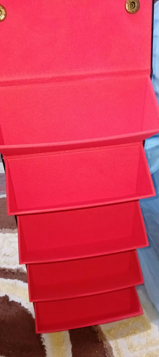 السلام عليكم حافظة تفيد للاكسسوارات والنظارات جلد يخبل وفدشي فيكة سعرها ١٠ مع التوصيل


**إذا كنت صاحب هذا الإعلان وتريد حذفه لأي سبب، رجاءا أرسل رسالة إلى الدعم الفني**