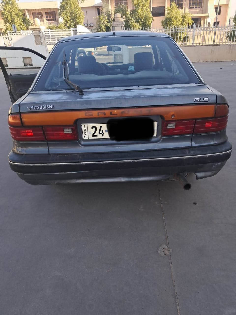 میسیبوشی گڵەند ١٩٩٢

سەنەوی و هەزەی نوێیە 
گێر و مەکینە بەشەرت 
سەیارەکە تەبریدە
بەناوی خۆمانە و بەناوکردن بەشەرت 
سعری ٣٣ وەرەقە و مەجالیشی تێدایە 
مۆبایل ***********

كلند ١٩٩٢ 
هزه و سنويه جديدة 
كير و محرك بشرط 
السياره بيها تبريد 
شرط التحويل 
سعر ٣٣ ورقه وبيها مجال  
رقم تليفون *********** أربيل, العراق
