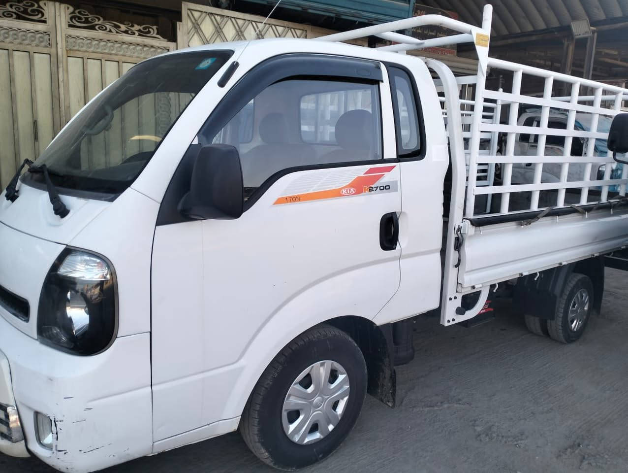 السلام عليكم كيا حمل موديل 2018سيارة مكفولة من الصبغ بدون محجر غير متواجد على الفيس ‭0770 017 5038‬
