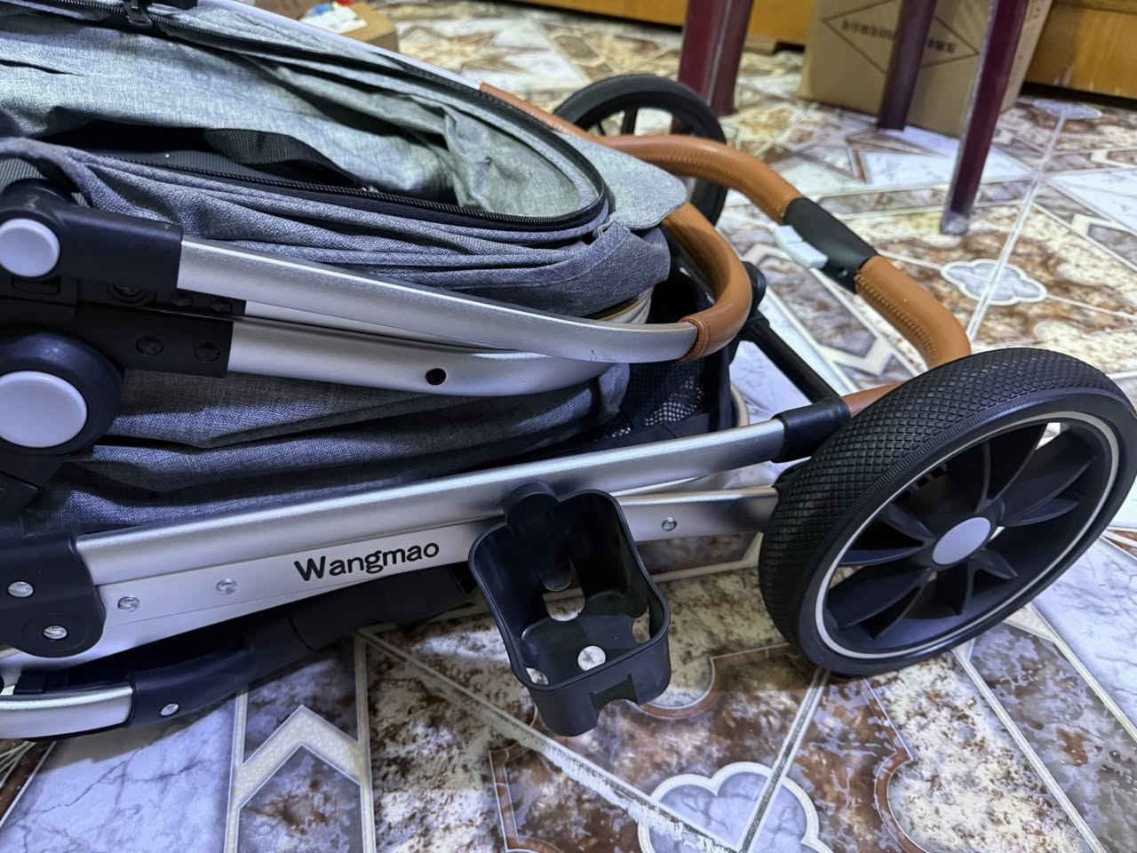 عربة اطفال جديدة لوك غير مستخدمة فقط بدون كارتون الحجم الجبير قطعه اصلية وثقيلة درجة اولى افتحولنا مزاد بيها ❤️


**إذا كنت صاحب هذا الإعلان وتريد حذفه لأي سبب، رجاءا أرسل رسالة إلى الدعم الفني**