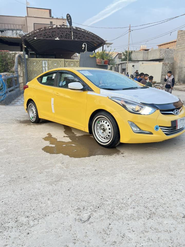 سلام عليكم عندي النترا ٢٠١٤ وارد امريكي رقم ديالي شرط تحويل غرمات وهيه مصفره  حادث امريكا باب وجملغ ليمنه محرك كير صدر تخم تاير مكفولات داخلهه مدوشم كله سياره احله من صور مال جناي اخوتي بدون كسران مكان السيارة ديالي رقم ***********السعر ٩٧ وبيهه مجال
