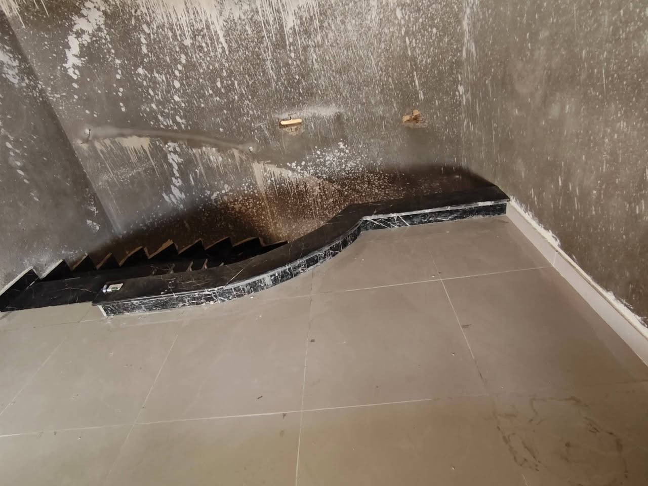 السلام عليكم 
خلفة بورسلين ومرمر متفرغ حاليا 
متفرغ  
الالتزام بالمواعيد 
شغل درجة اولى على الليزر بورسلين كافة القياسات 
العمل تسليم مهندس 
درج عدل دائري تطعيم واجهات بورسلين 
عمل مغاسل موقعيه ورفوف مرمر وبورسلين موقعيه وجاهزه 
مكاني البصره ابي الخصيب ونشتغل بكافة مناطق البصرة 
***********
