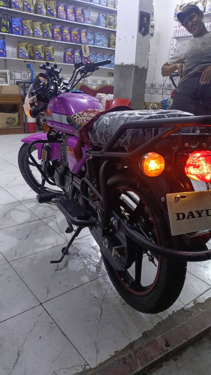 دراجه دايوان موديل 2023 طالع بل 2026
مكينه 200 اوراق البغدادي اوصلي للترقيم 
صارله شهر عدي دراجه نضيفه مطلعه من معرض 3ملاين 
معروضه 2750 قفل
 دراجه مكفوله كفاله عامه ممفتوح برغي بيه 
للتواصل *********** 
مكاني كربلاء امن داخلي
