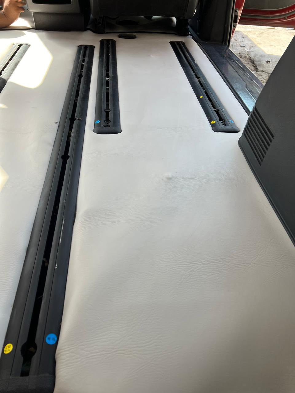 السلام عليكم للبيع كيا كرنفال 2023حادث خفيف جاملغ وباب موضح بل صور نص فول سياره جديده موصفاته معروفه لسعر 240 مكان السياره نجف استفسار اكثر ***********
