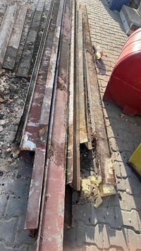 شيلمان تفليش للبيع طول 4 ونص المتر ب8 زوايه طول متر وربع للبيع الزوج ب...