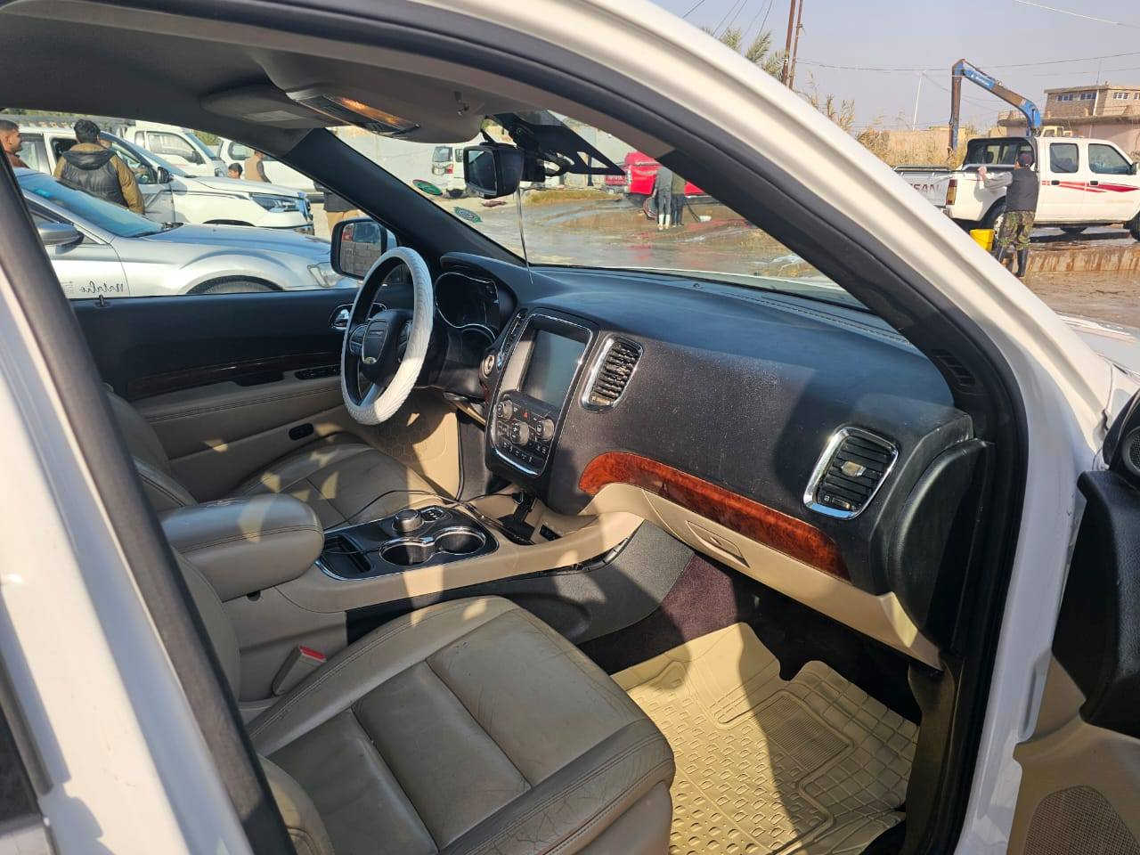 سلام عليكم ورحمة الله وبركاته
بس جنايت دورنكو يقيمونه 
دورنكو موديل 2017 اصل
محرك 3600 المرغوب 8نمر 
ادوات أدوات
فول ما عده الفتحه
٧ راكل
٩ قطع تبريد
سماعات هواوي فري فاير ماكس 
بصمه تشغيل وابواب
حداديه ع وضع شريكه
دواخل طك كارتون بيجي
تخم تاير بالكارتون
ويل كروم
كشنات جلد تدفئة تبريد
اشاير بالمرئي
جنطه شفط كهرباء
سياره بيه هواي مواصفان ما مذكوره
((((((مكان ناصريه)))))) 
السعر((( 90))))وبيه مجال حق الجيه
اتصال ع رقم واني بالخدمه
***********
