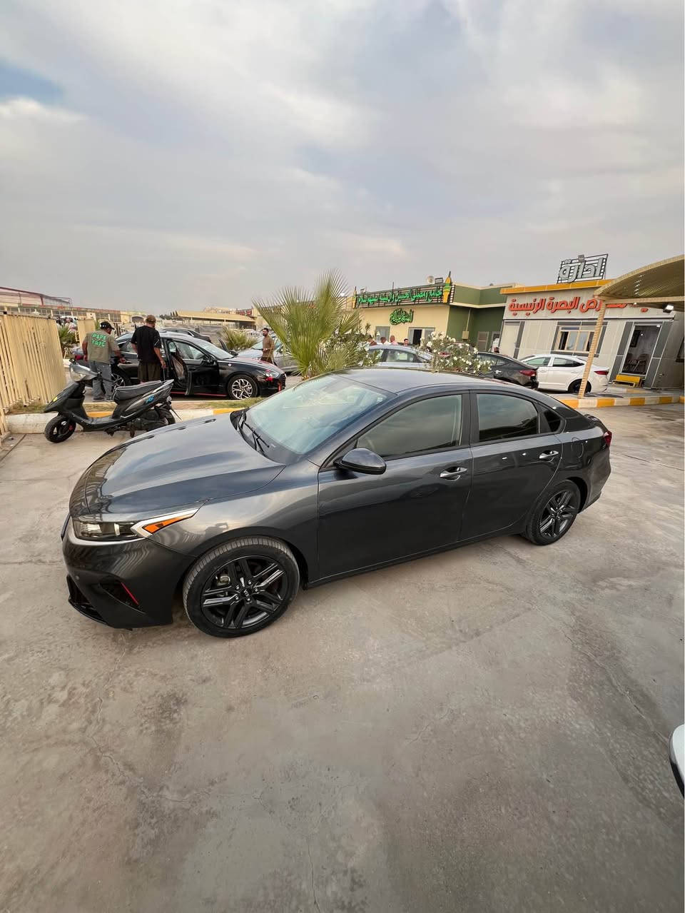 فورتي مديل 2024 وارد امريكي ، مواصفات رادار تحكم ستيرن كاربلاي مثبت سرعه فول مواصفات ما عده الفتحه بيهة صبغ جاملغ وبنيد فقط رقم بصرة باسمي السيارة حرة
السعر : 165
للتواصل : *********** البصرة, العراق
