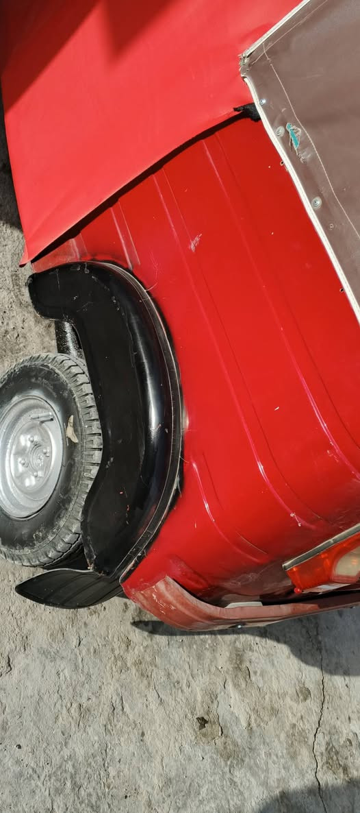 السلام عليكم اخوان تكتك مديل 17 داخله بل 18 اوراق اصوليه بيها بارد بل لغد مثل موضح بال صوره مكينه حلوه ناعمه تخم تاير جديد السعر 3300 وبيها مجال العنوان واسط ***********
