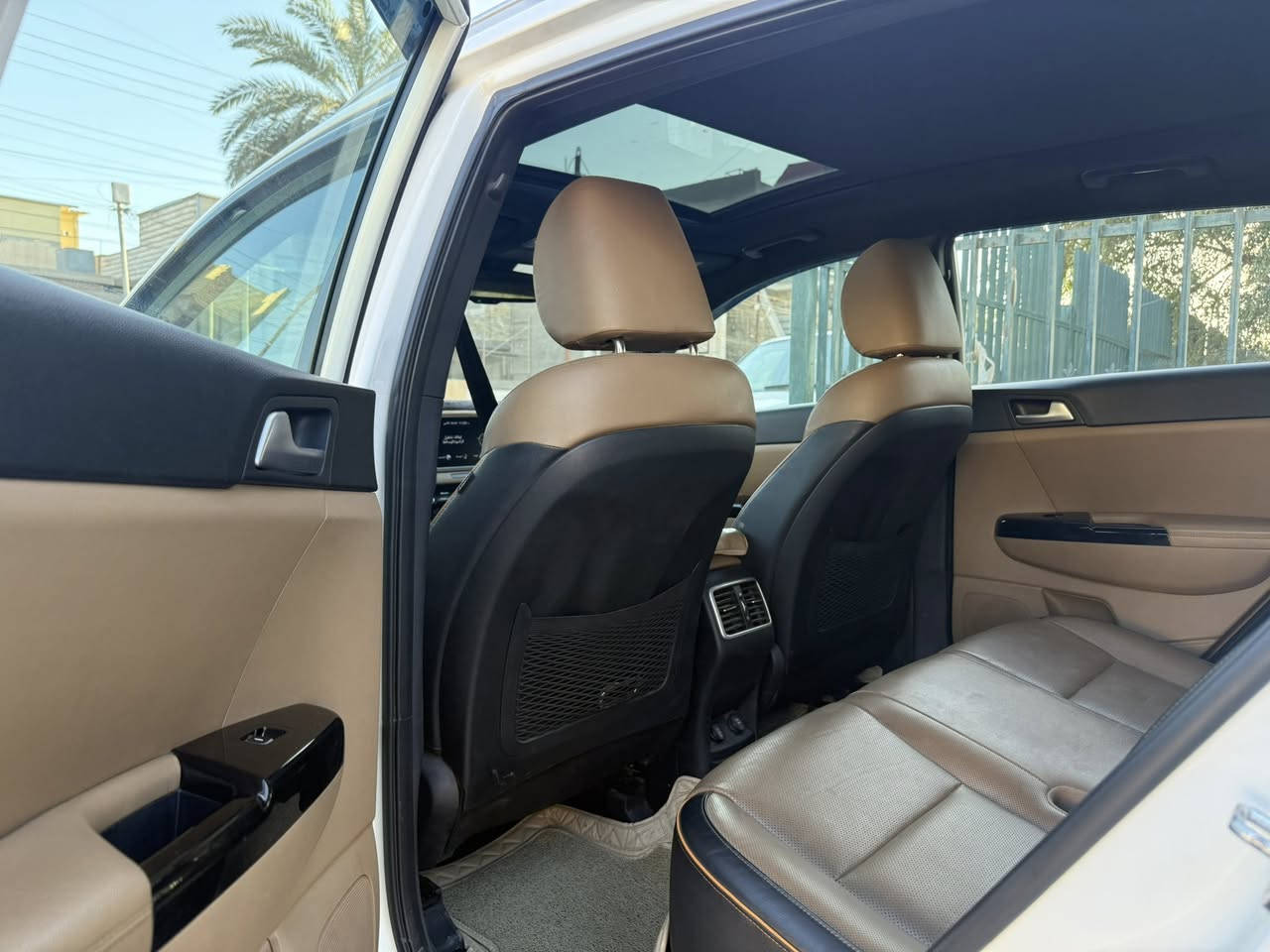 مرحبا شباب
سبورتج 2021 gt line

خليجية 

محرك 2000 دوش

ماشية ٧٥ 

مواصفاتها معروفة فول 

بيها طخة بسيطة موضحة بالصورة

وشوية صبغ بالدعامية الخلفية

الباقي مكفولة 

سيارة نظيفة كلش وغرفتها جديدة 

سعر ٢٢٥ وبيها مجال بسيط

للاستفسار تواصل واتساب 

***********
