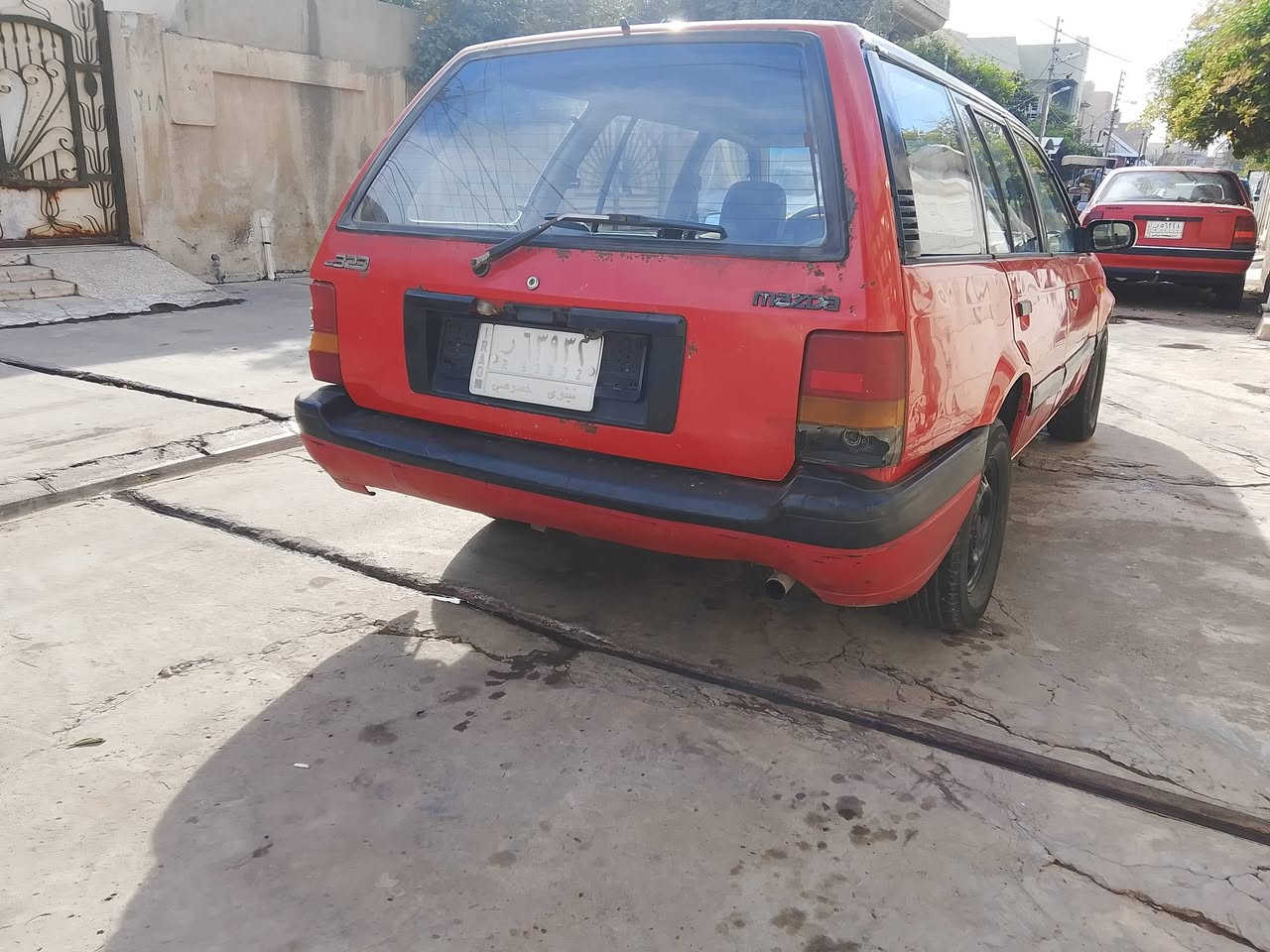 السلام عليكم
سيارة مازدة 323سنوية عظم الى 29موديل 1990شرط الوكالة والتحويل كاربون بانزين السعر18ورقة  وبيها مجال للطيبين
***********
