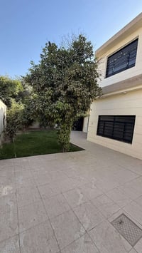 الصحة • ٢٢٠م • أكثر من ٣ غرف