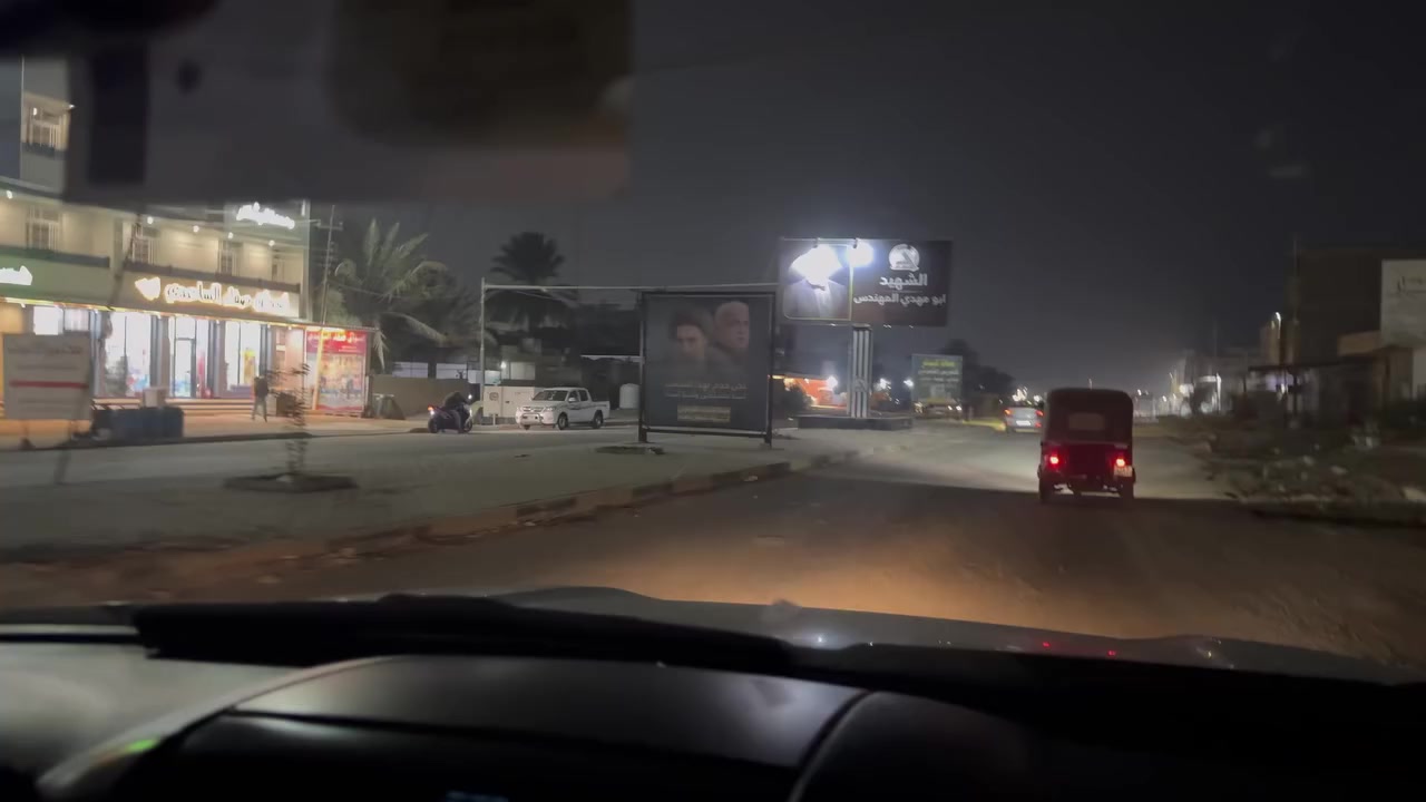 بنايه للبيع طابق واحد تحتوي علئ 5 محلات و2 شقق الواقع في الحسينيه مدخل الحمل الواجه 17 والنزال 22 تقريباً بمساحه 377 ونص طابو ملك صرف المحلات مؤجره 900 والشقق فارغه الوارد الكلي مع إيجار الشقق مليون و400 تقريبا 
السعر 400 مليون 
للاستفسار ***********
