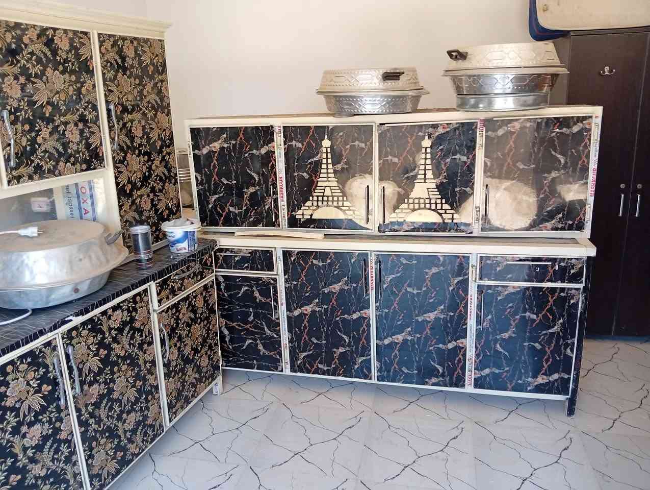 السلام عليكم كاونتر مطبخ مابيه سنك حطاطه سعر 400 مبردات 2ونص شقاله ونضيفه سعر الواحد 100 كناتير خشب حطاطه شقل الموصل سعر الواحد 125 مكان بروانه ***********
