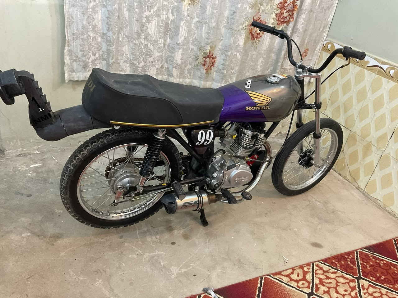 سلام عليكم أربعه كير كلك كلك تعمير 25 ستوني معمرها    محرك سيجي لبيع لسعر 550 وبيها مجال الشراي يجي خاص هاذه رقمي ***********
