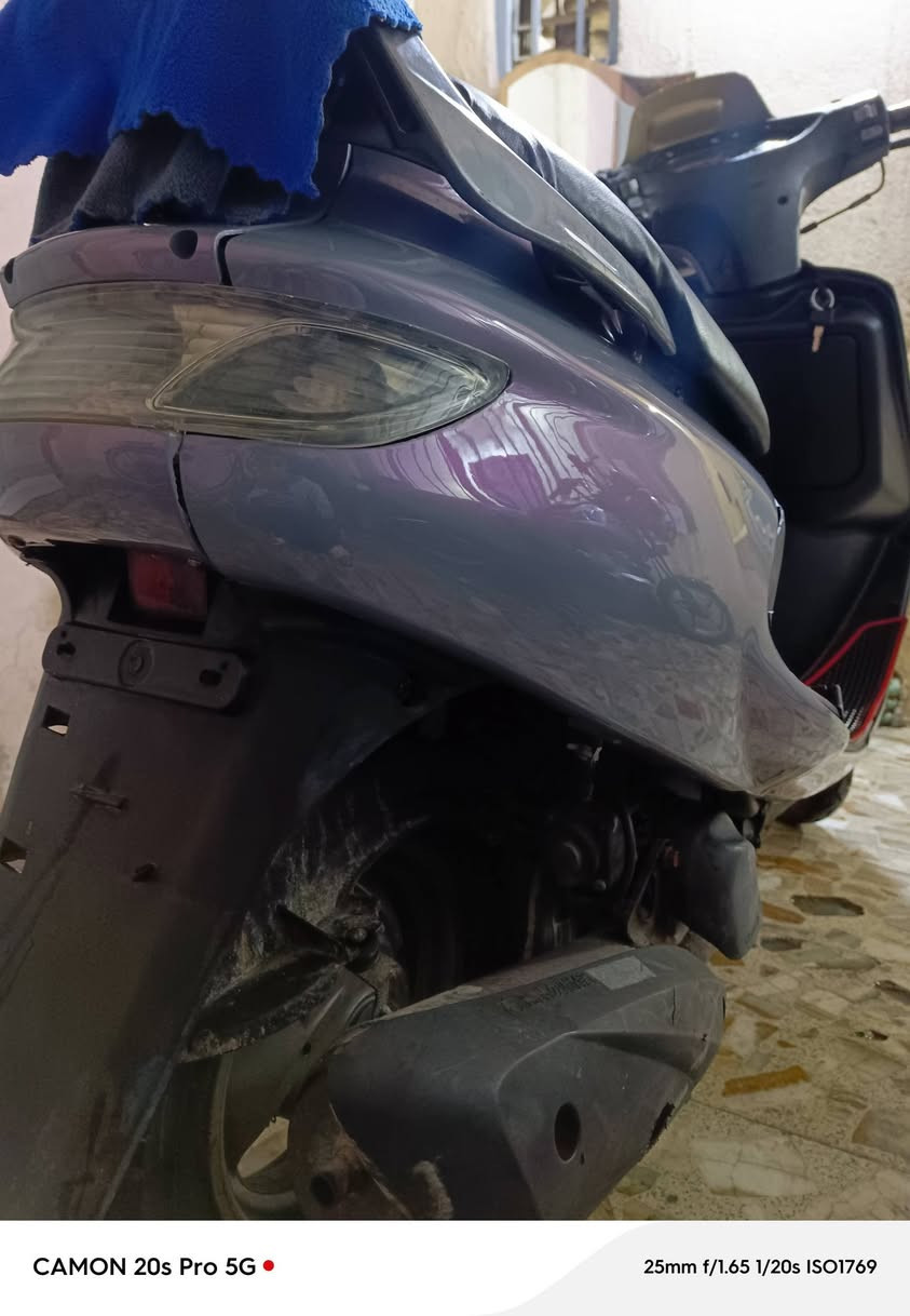 فراشة فحل حاوية للبيع 
المكان نجف 
رقم الهاتف *********** بي واتساب 
السعر 650 وبيه مجال
